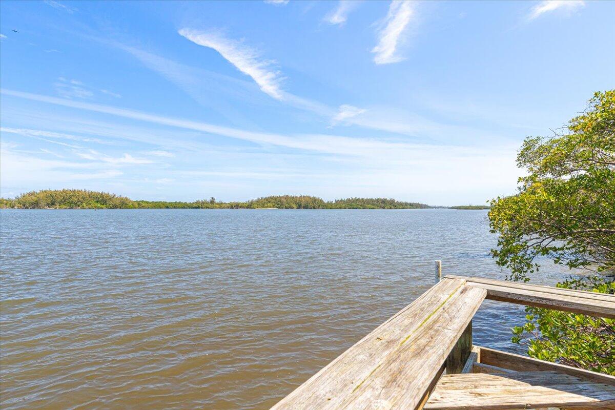 5656 SE Riverboat Drive