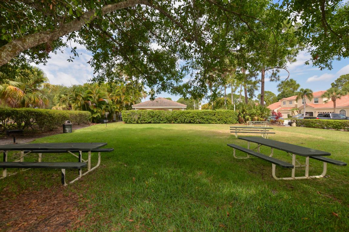 8372 Mulligan Circle