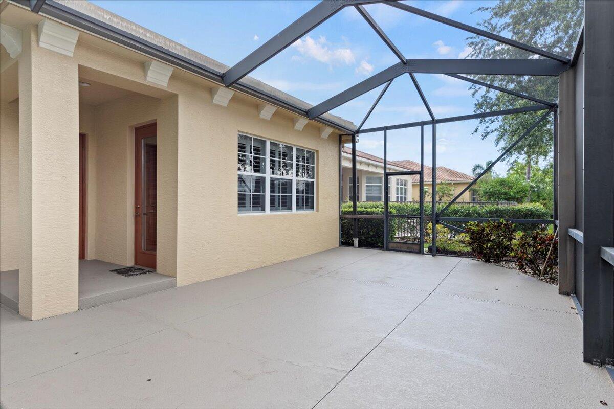 10115 SW Nuova Way