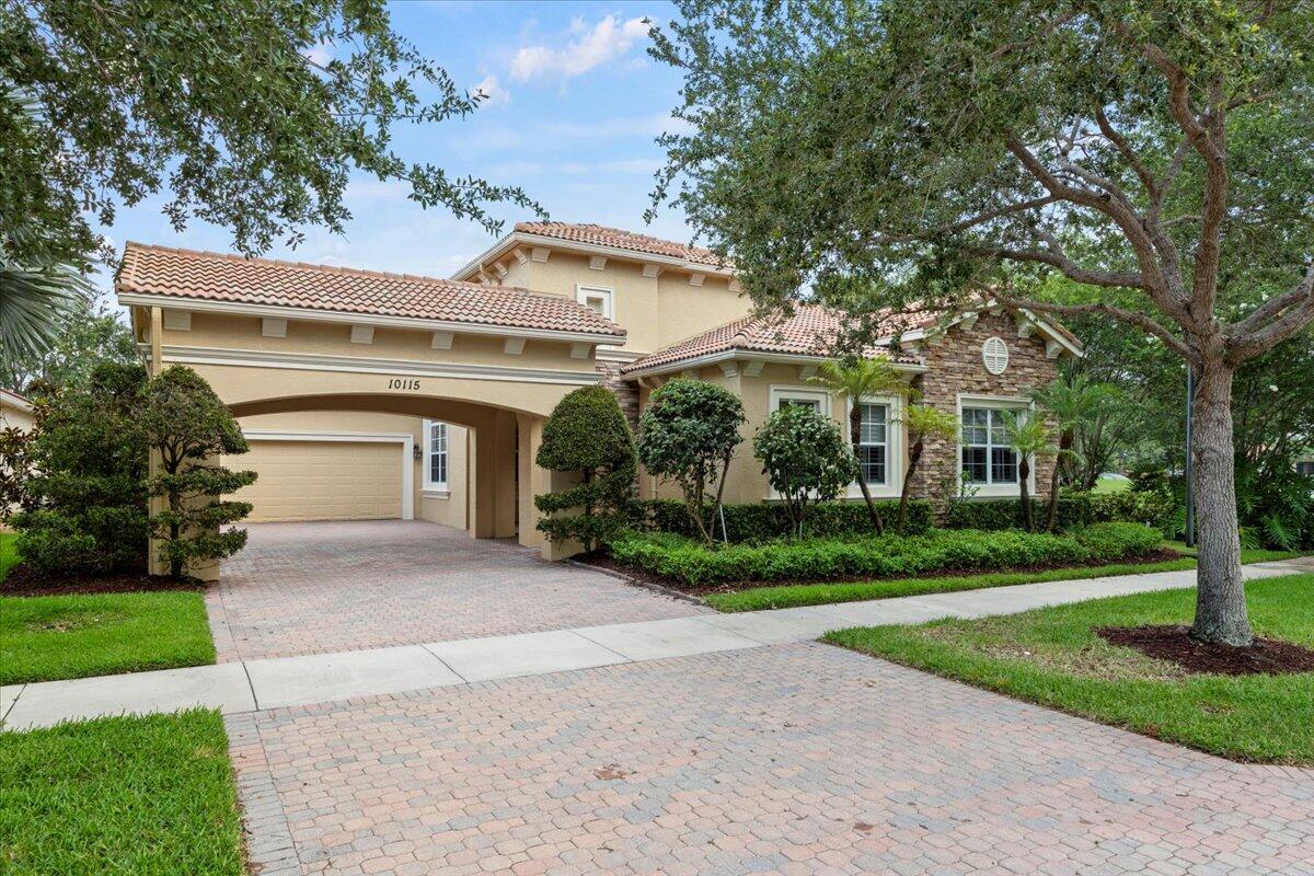 10115 SW Nuova Way