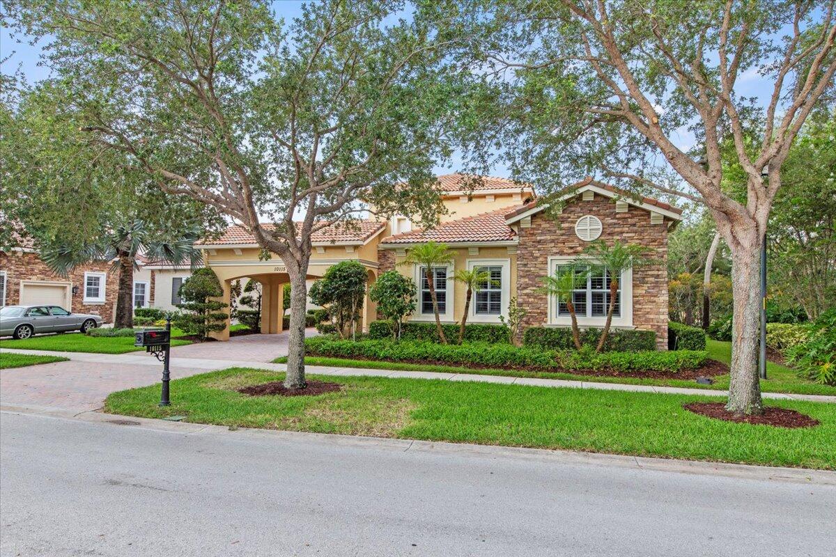 10115 SW Nuova Way