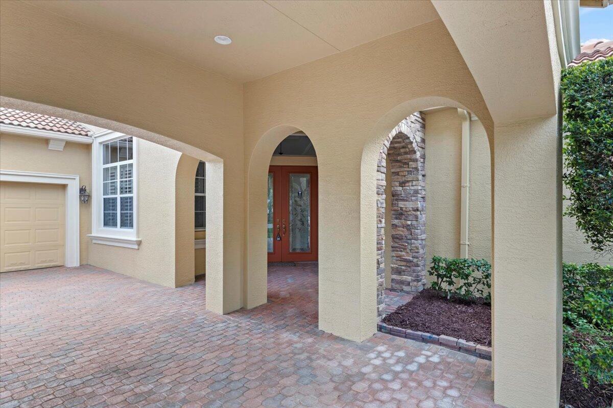 10115 SW Nuova Way