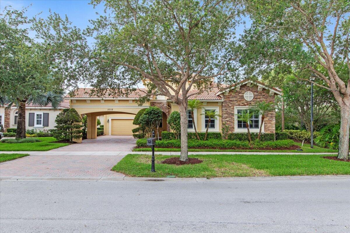 10115 SW Nuova Way