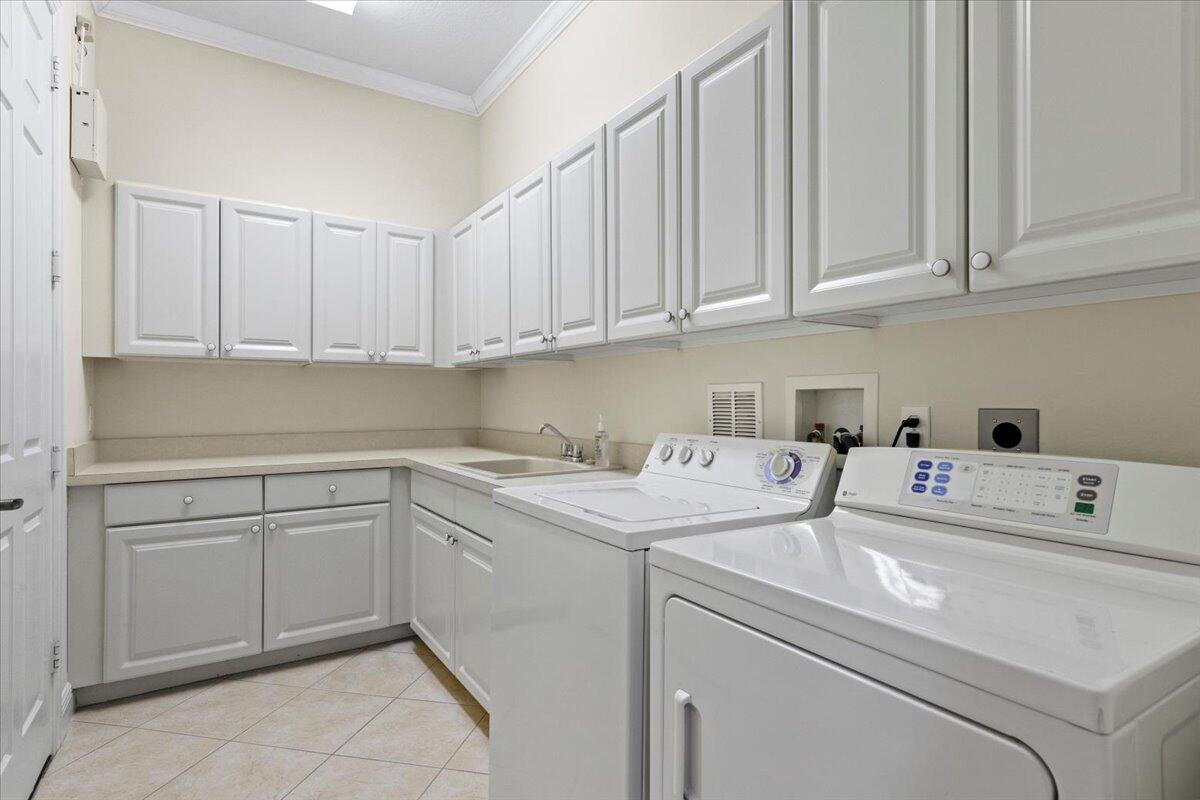 10115 SW Nuova Way