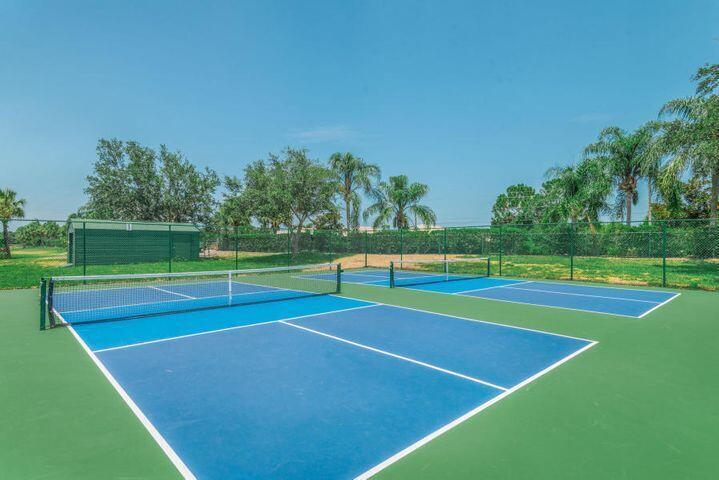 520 NW Blue Lake Drive