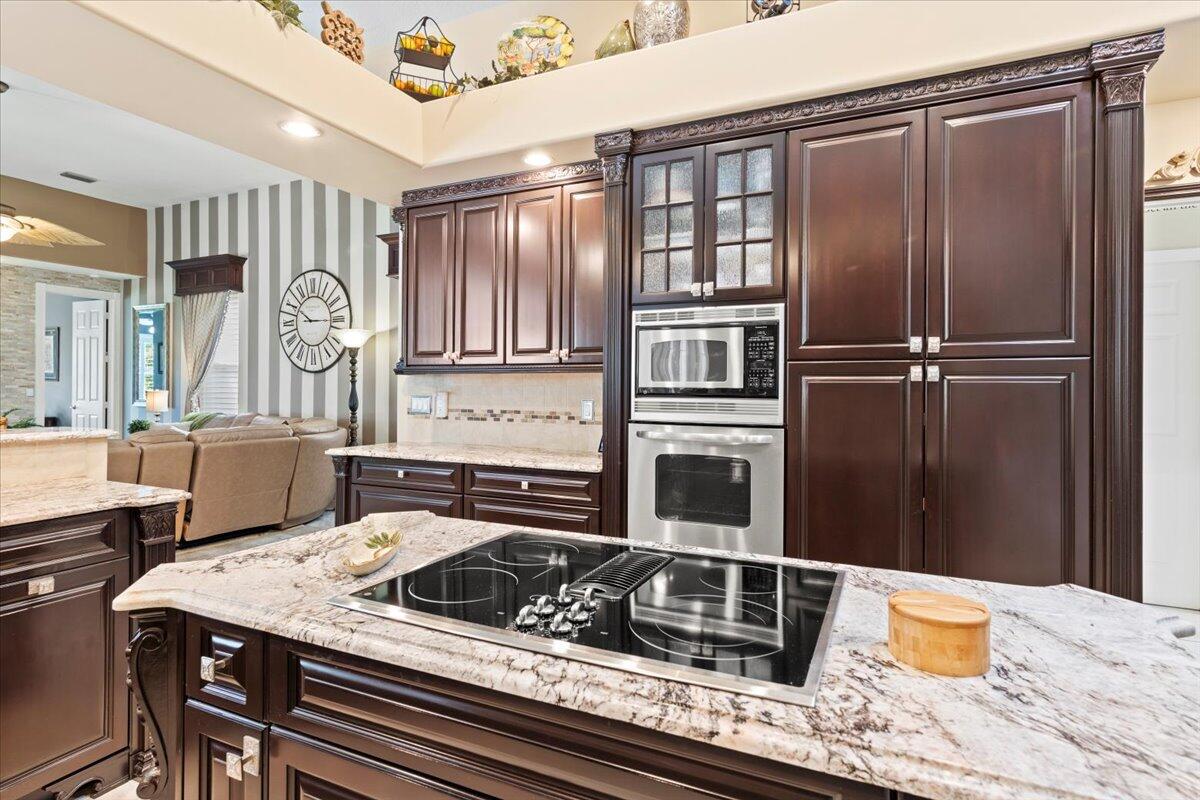 11124 Lands End Chase