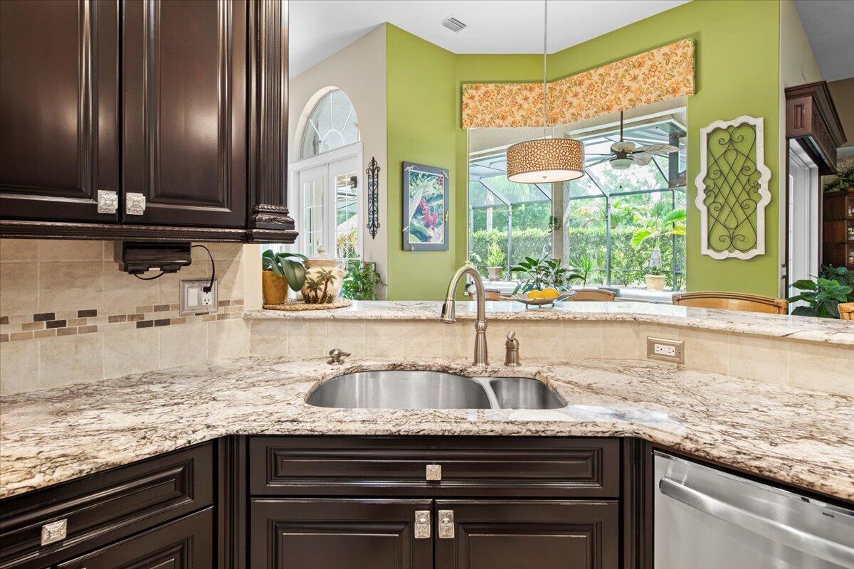 11124 Lands End Chase