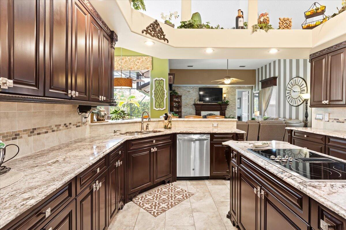 11124 Lands End Chase