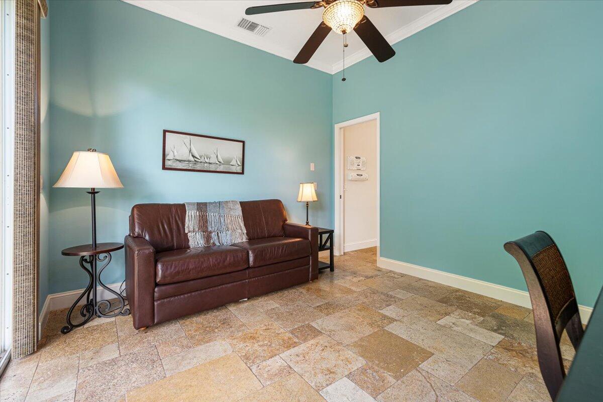 571 SW New Castle Cove