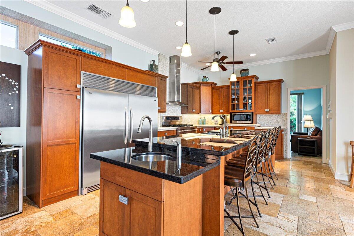 571 SW New Castle Cove