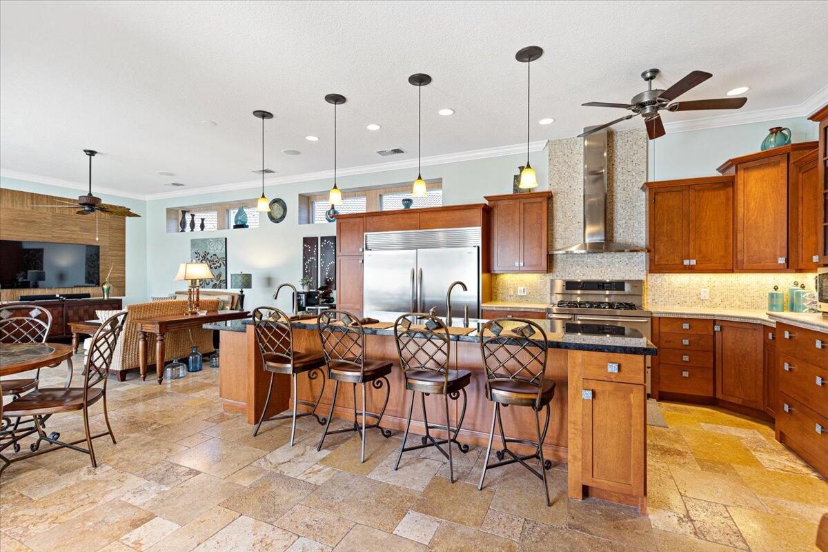 571 SW New Castle Cove