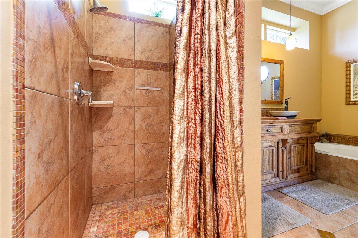 571 SW New Castle Cove