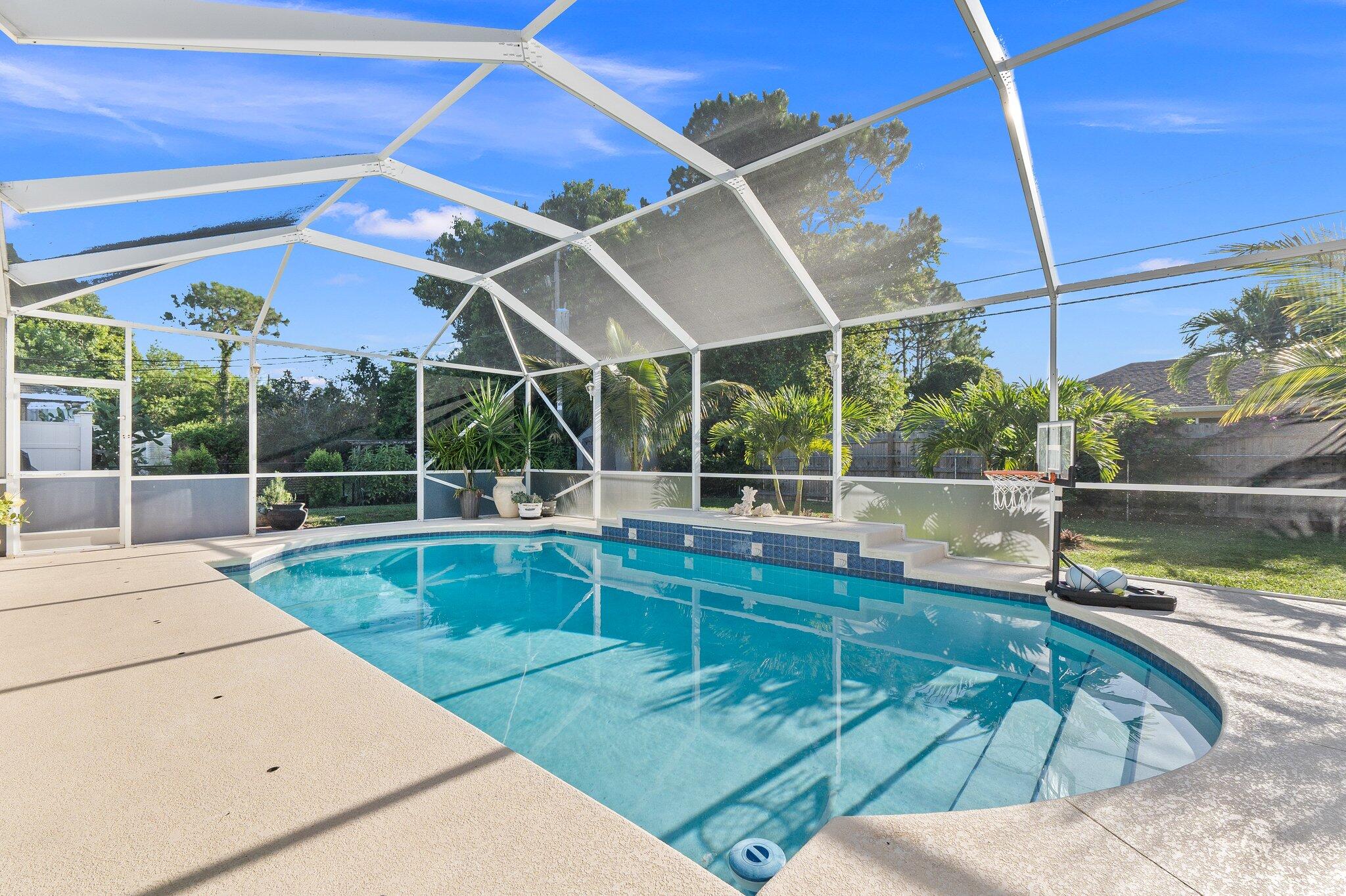 2032 SW Cranberry Street
