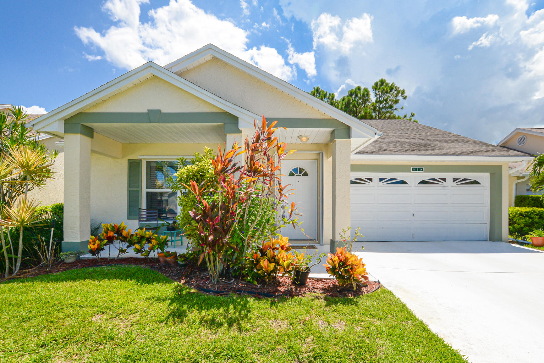 469 NW Casanova Circle