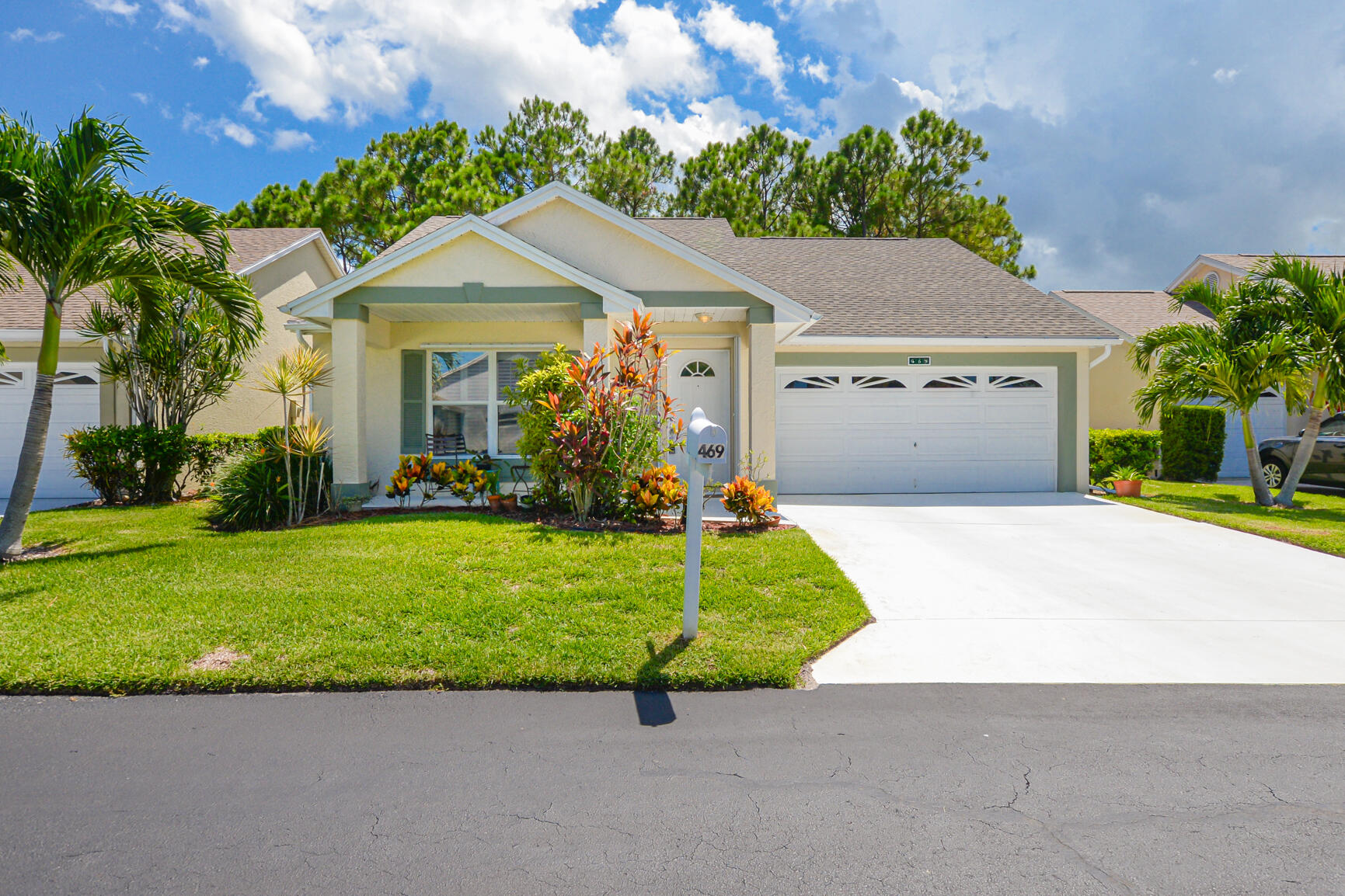 469 NW Casanova Circle