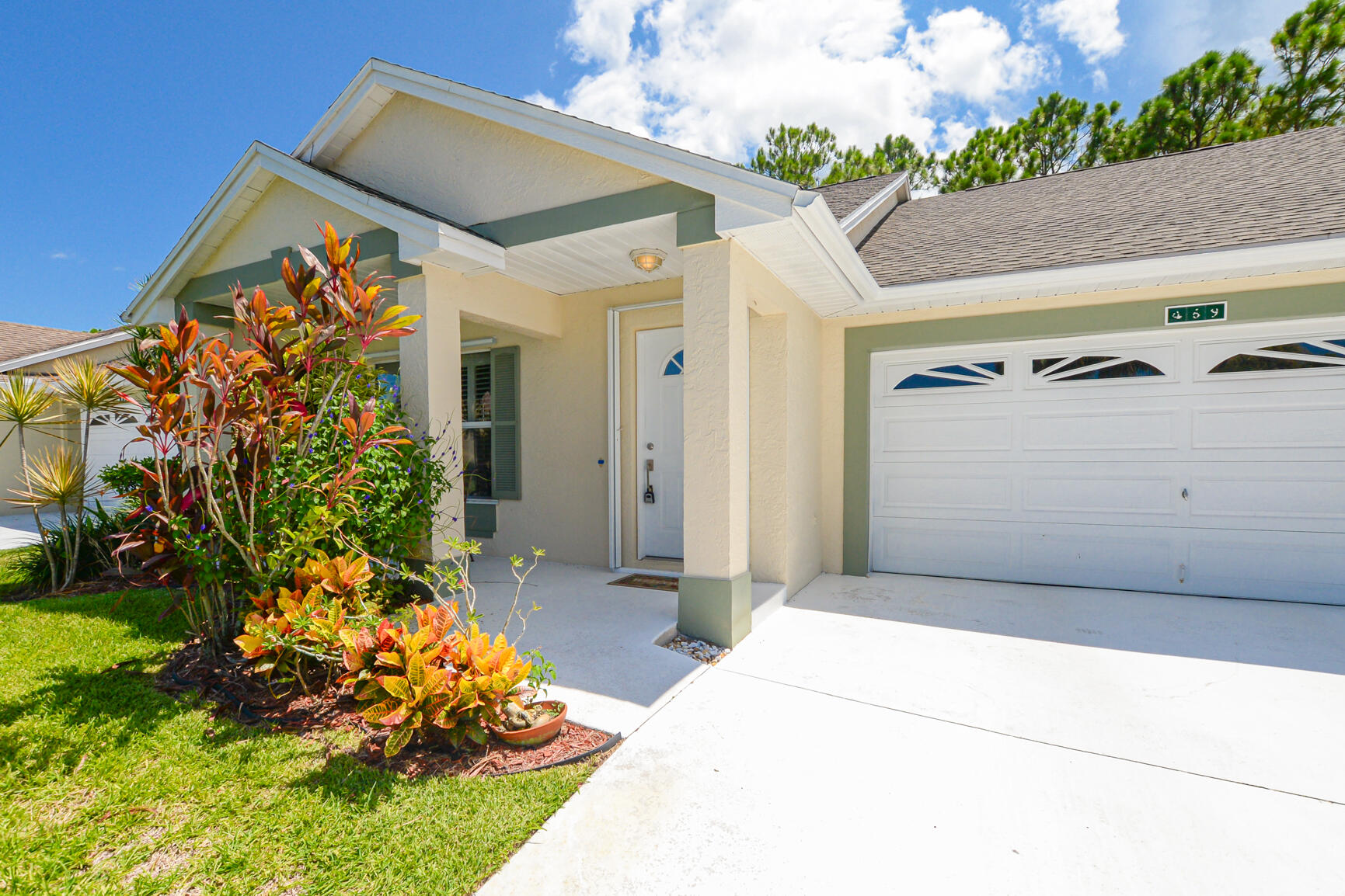 469 NW Casanova Circle