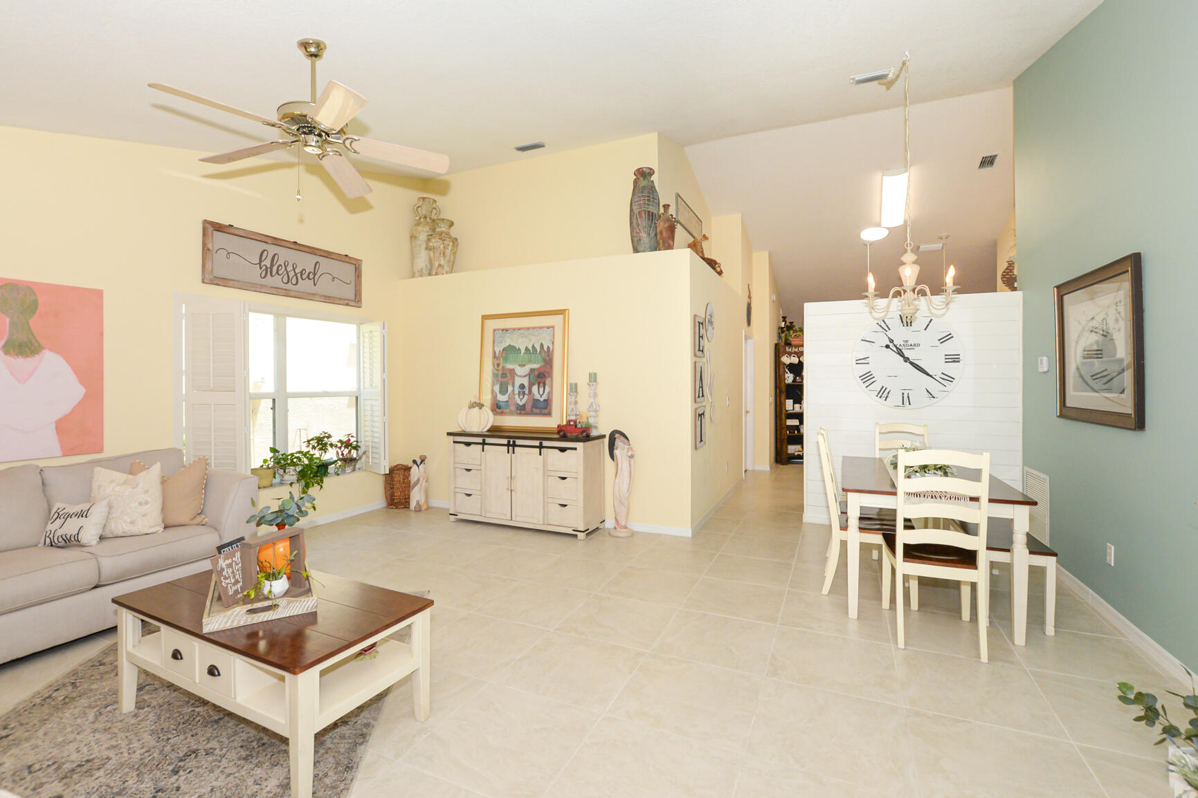 469 NW Casanova Circle