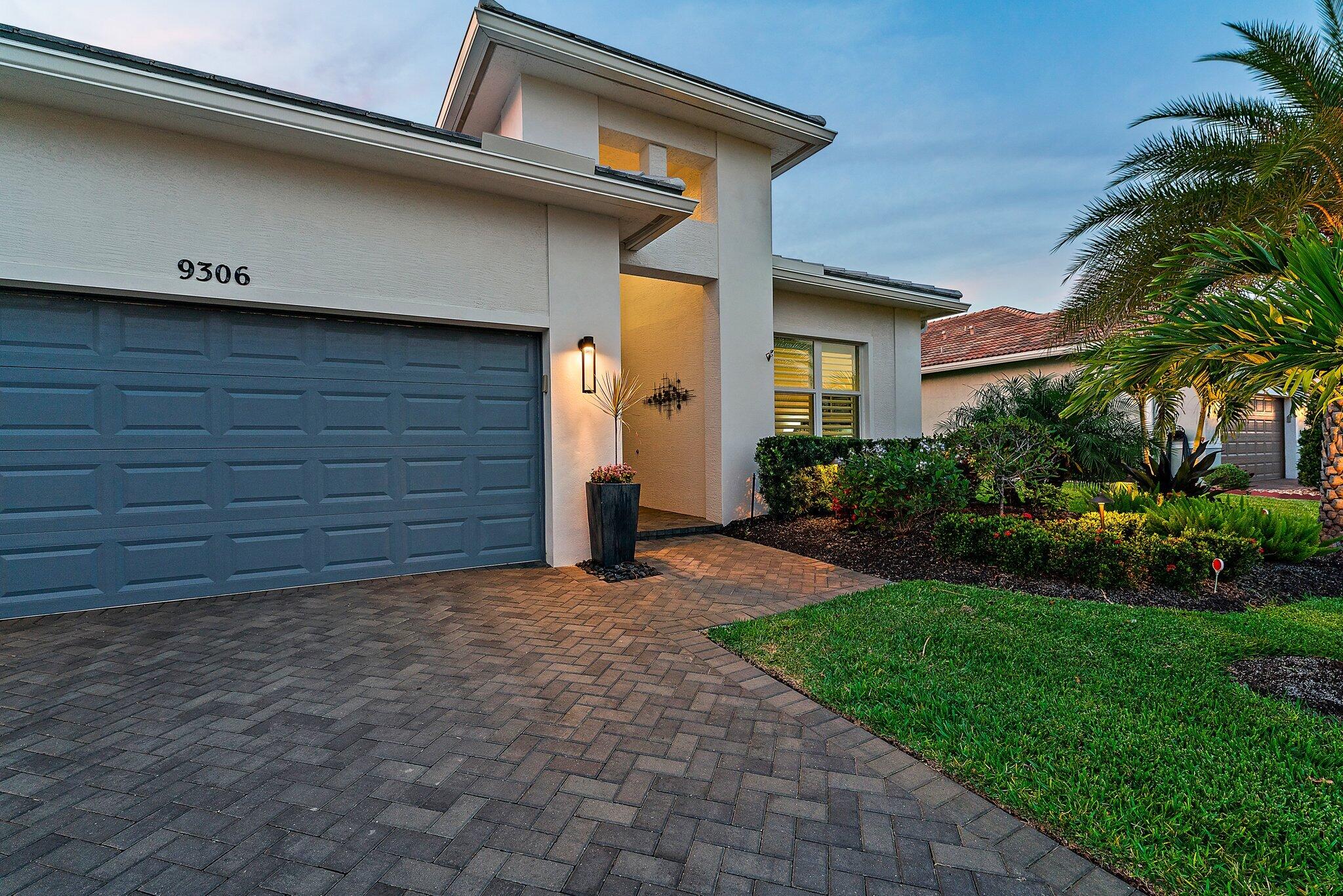 9306 SW Miracoli Way