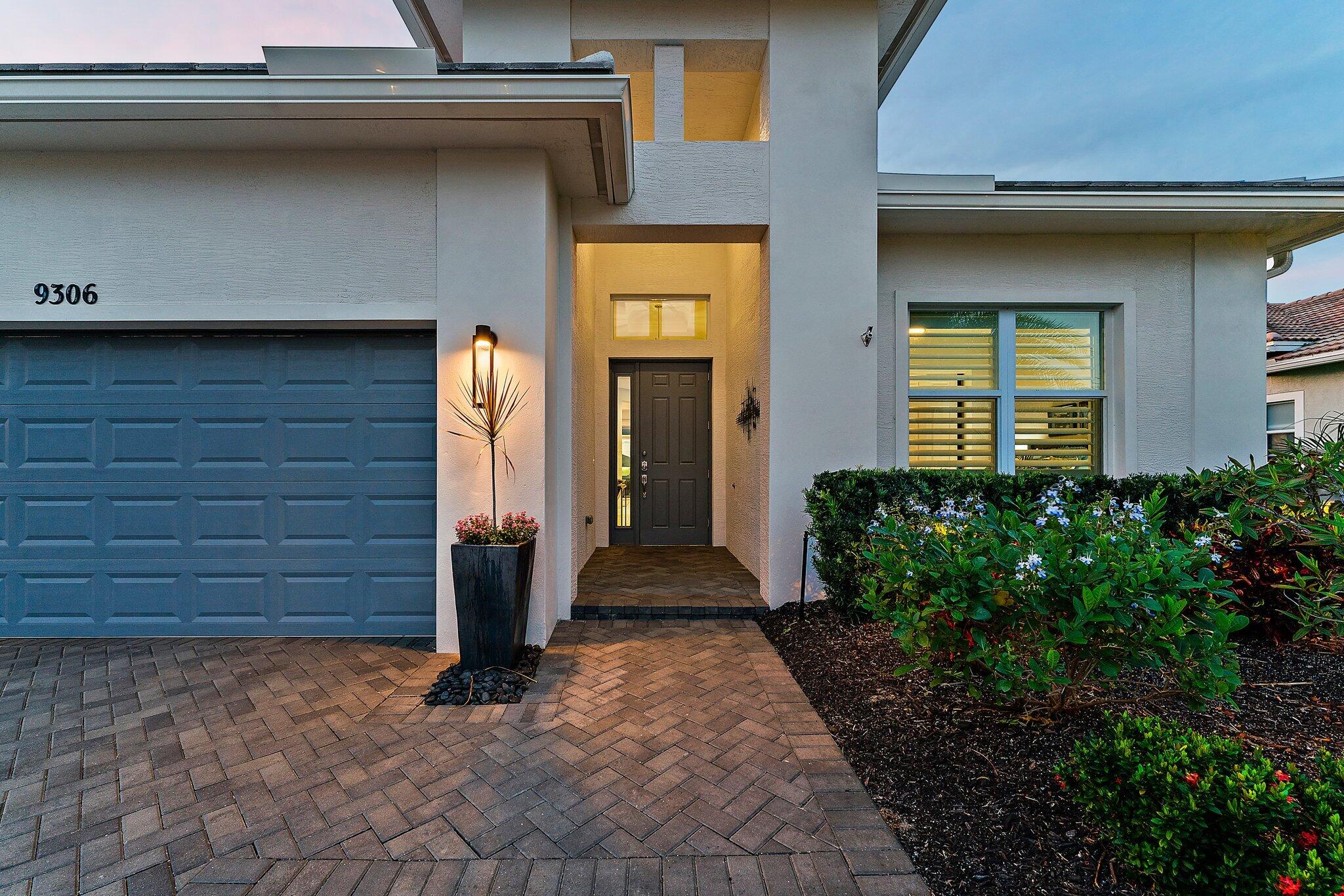 9306 SW Miracoli Way