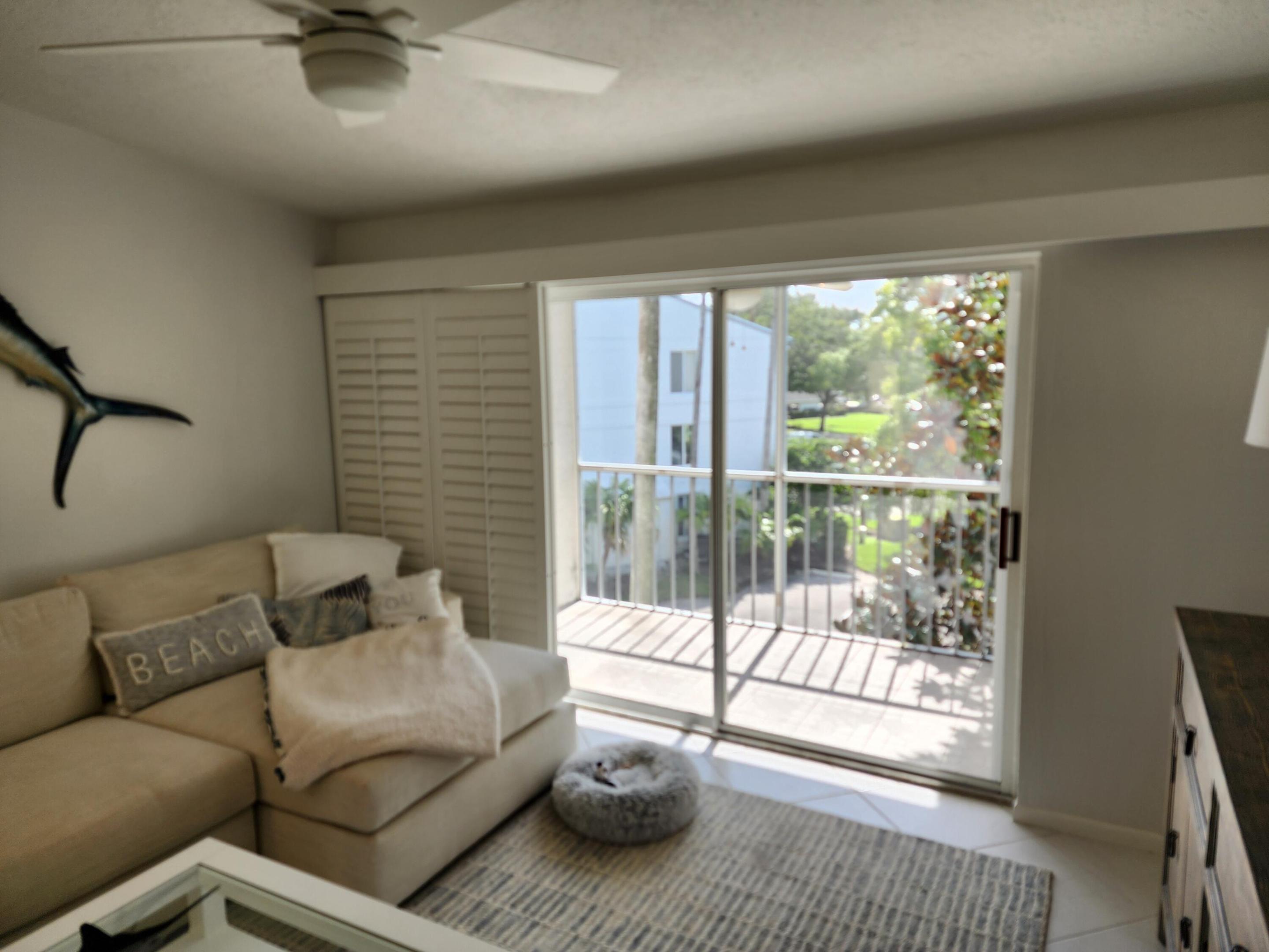 2512 SE Anchorage Cove D3
