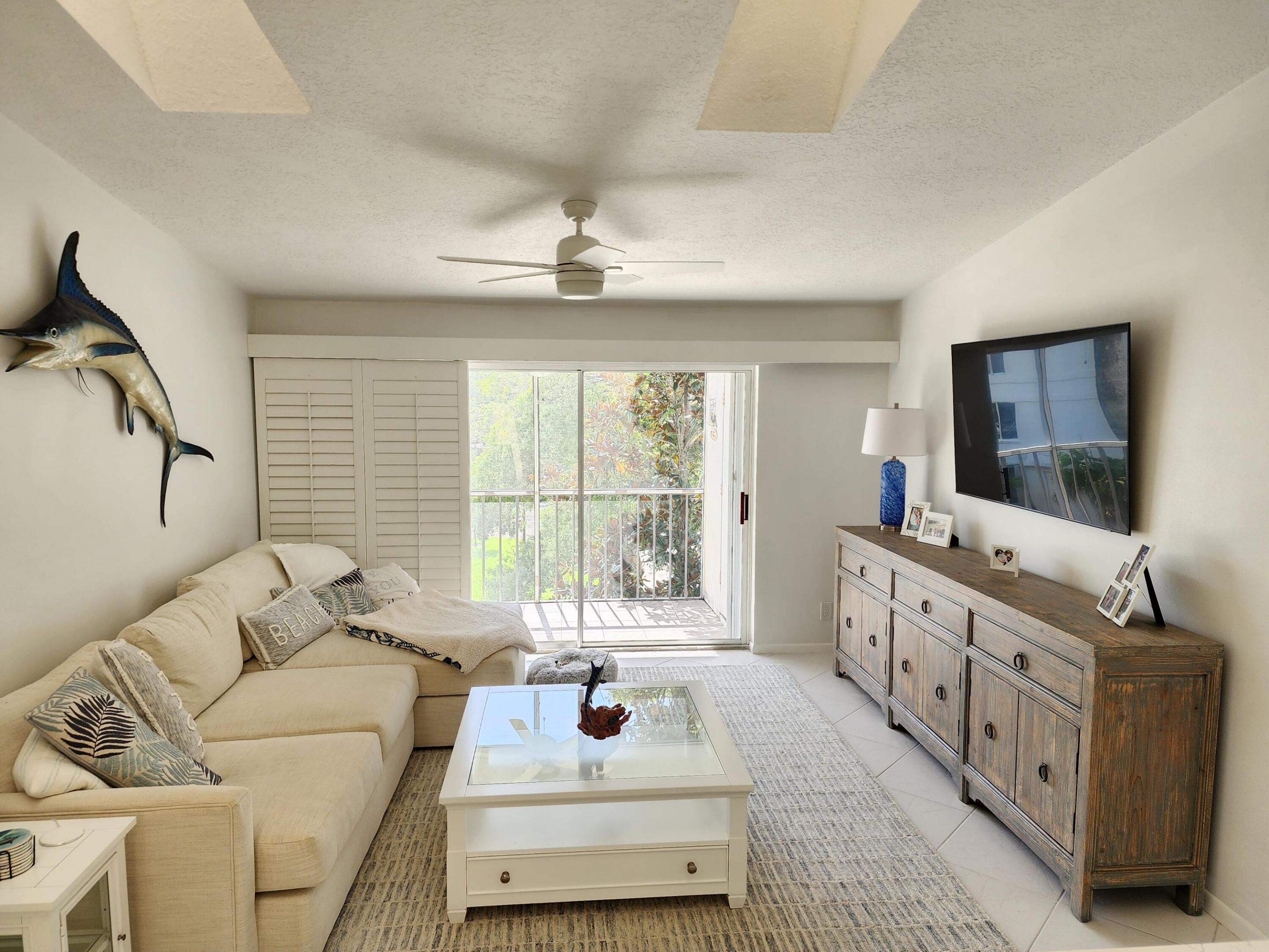 2512 SE Anchorage Cove D3