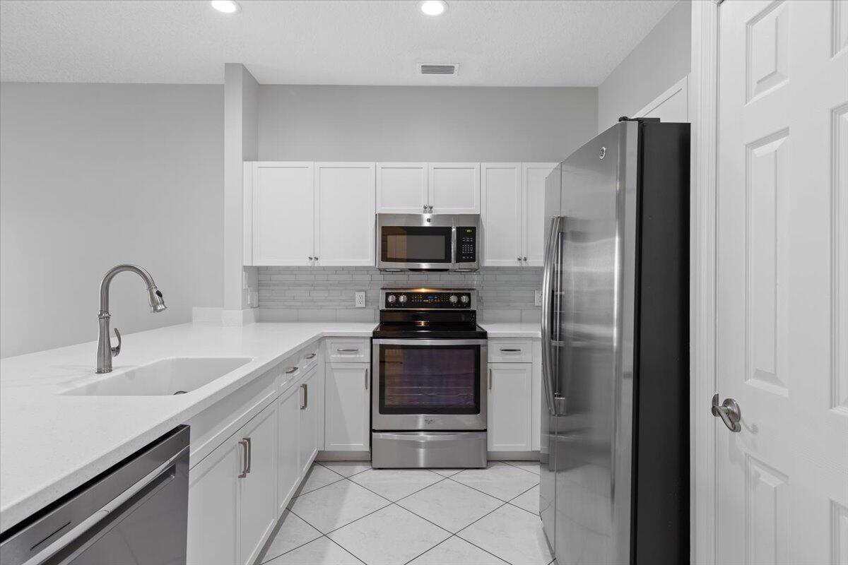 551 NW Portofino Lane