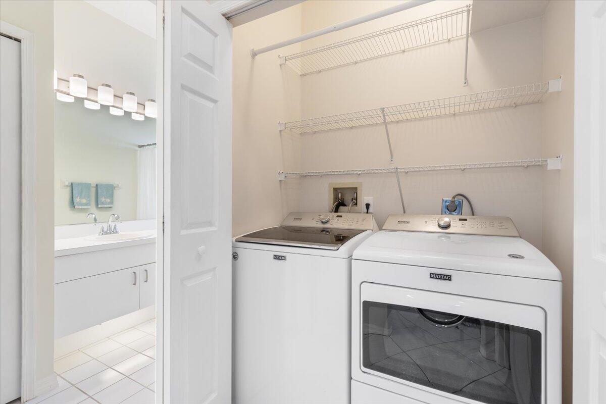 551 NW Portofino Lane