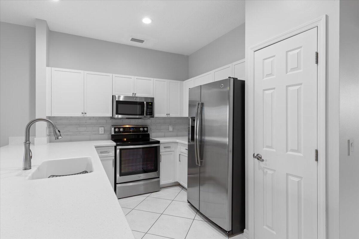 551 NW Portofino Lane