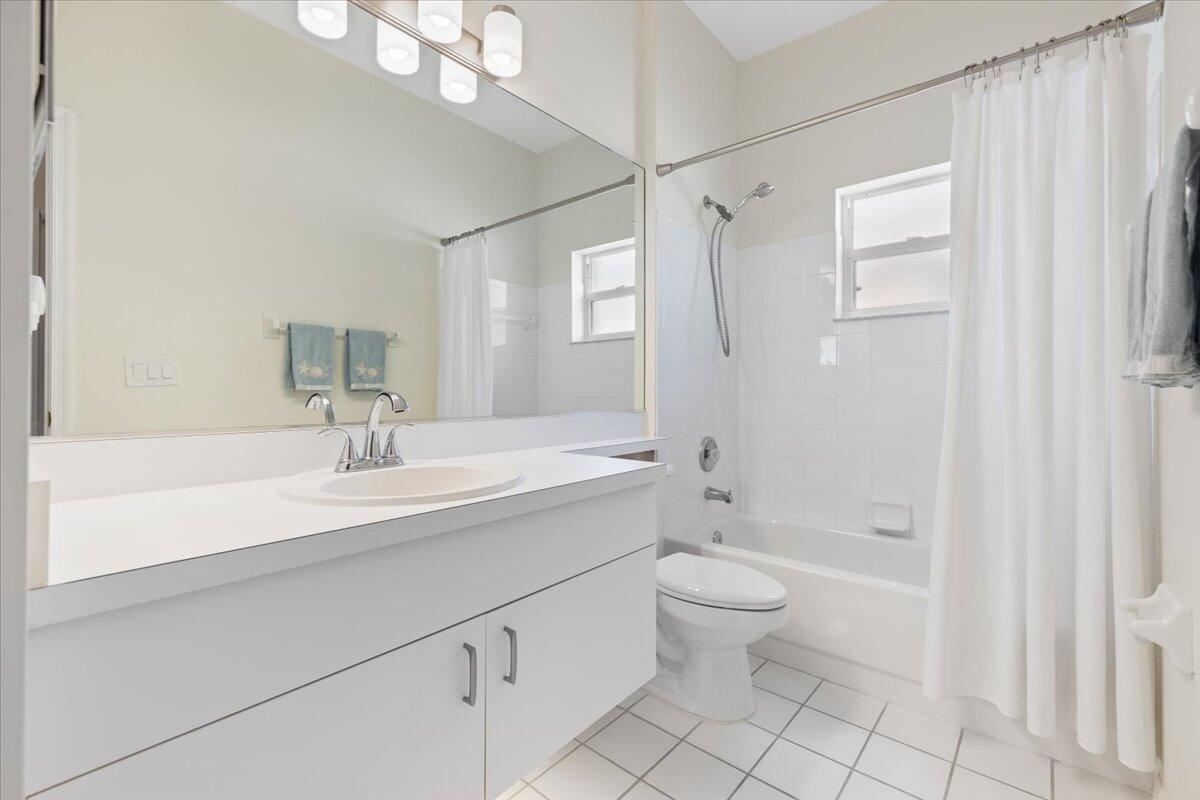 551 NW Portofino Lane