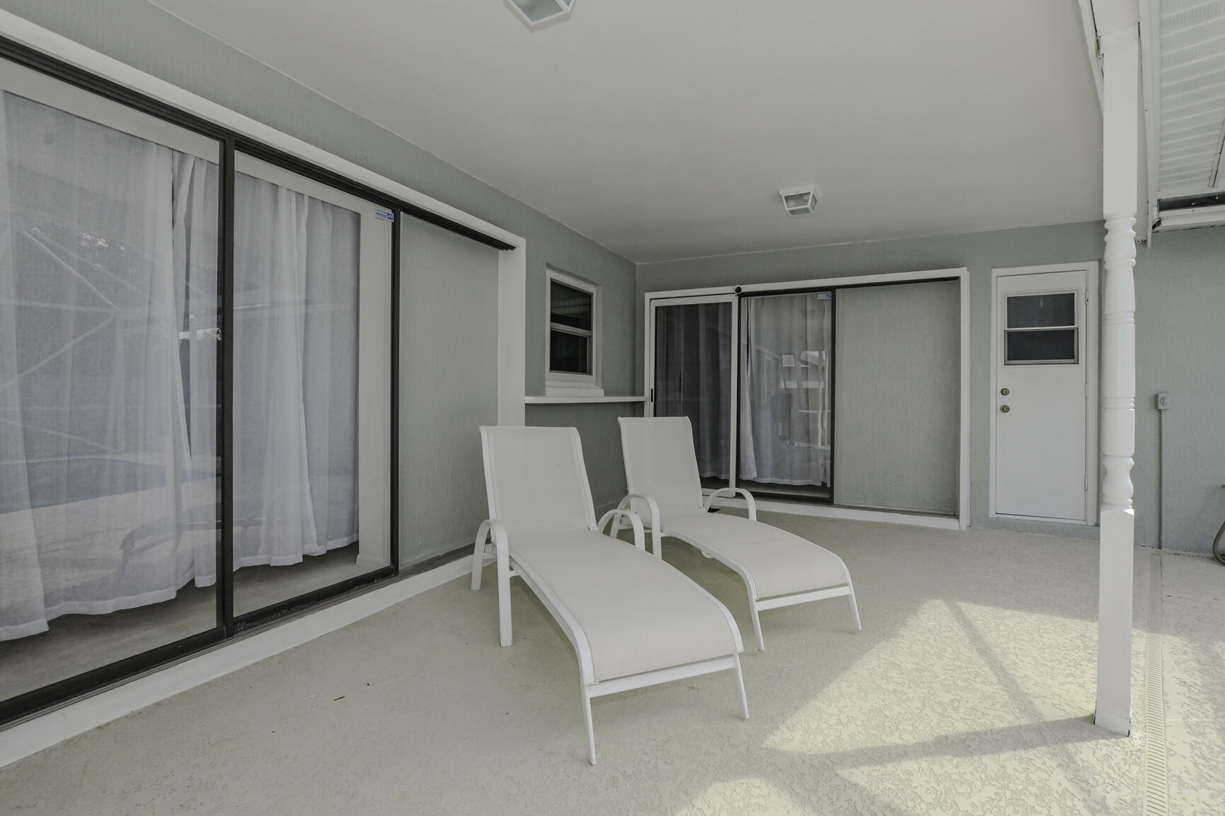 156 SW Glenwood Drive