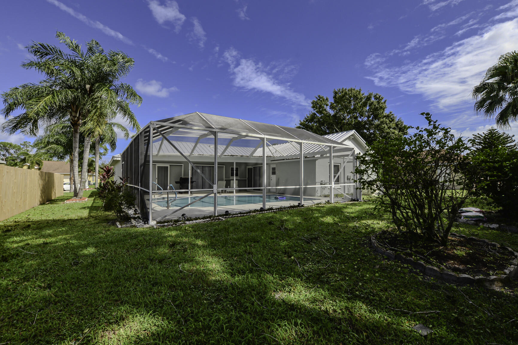 156 SW Glenwood Drive