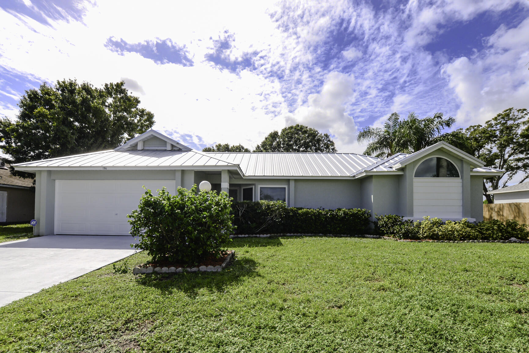156 SW Glenwood Drive