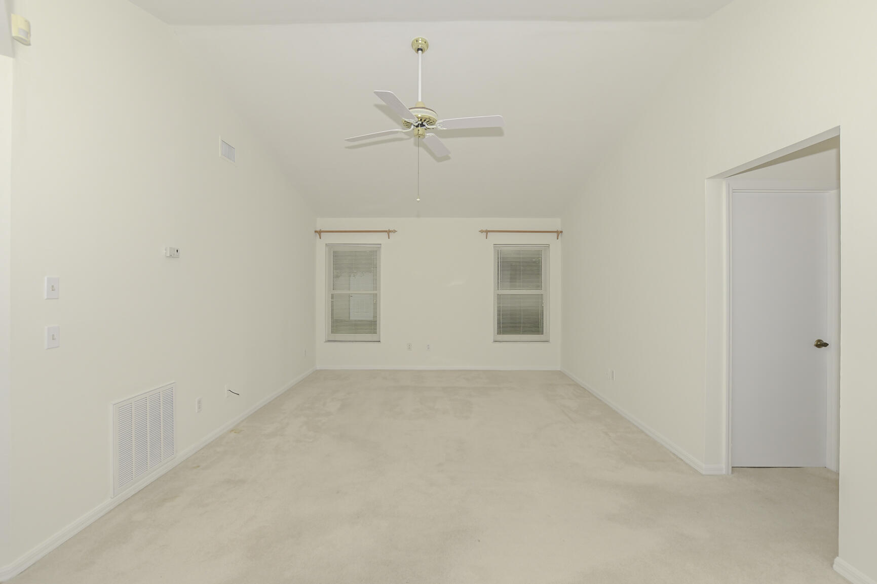 156 SW Glenwood Drive