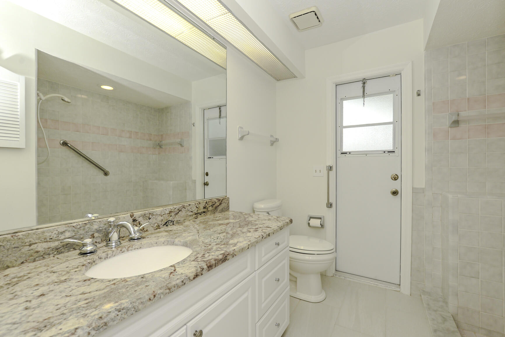 156 SW Glenwood Drive