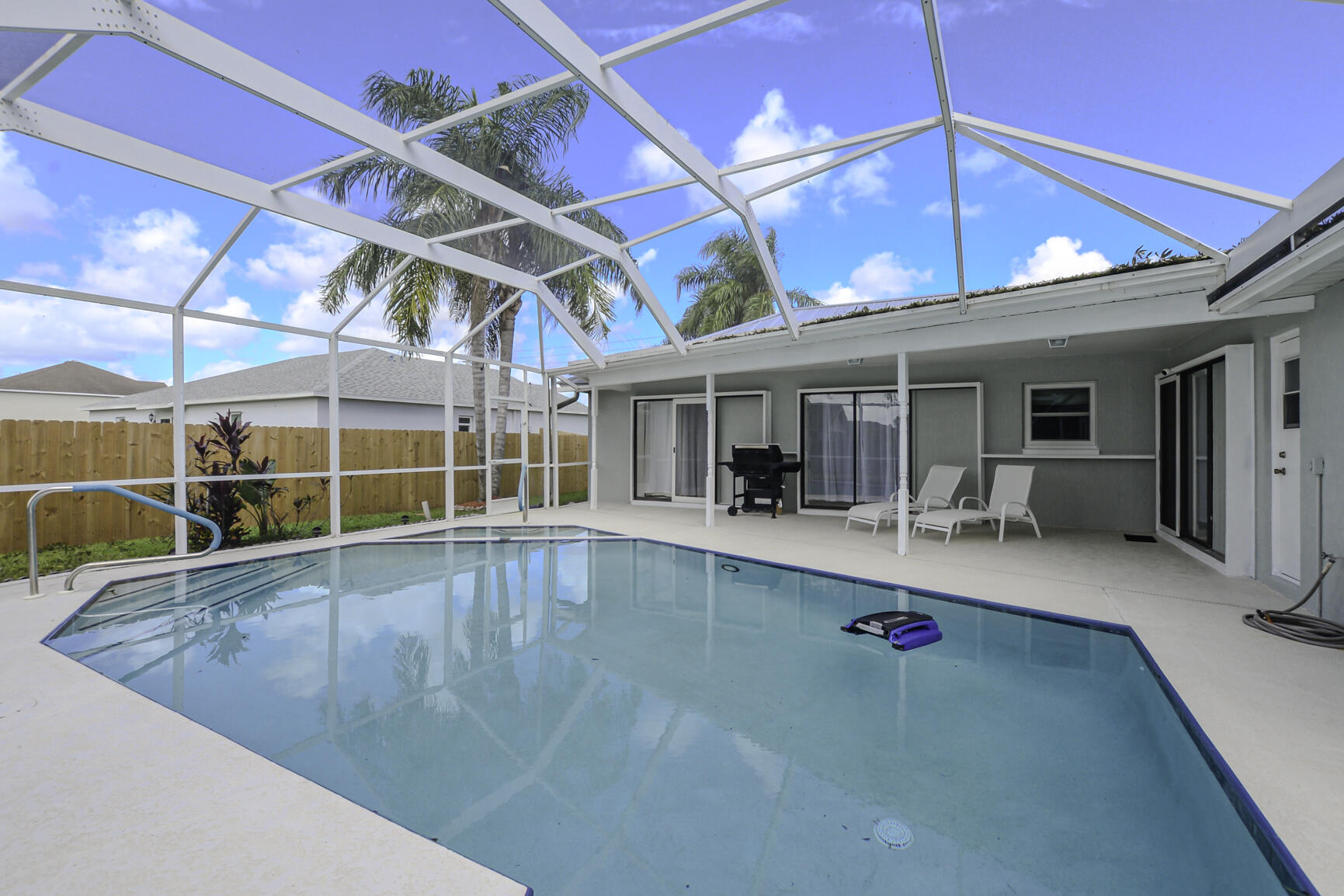 156 SW Glenwood Drive