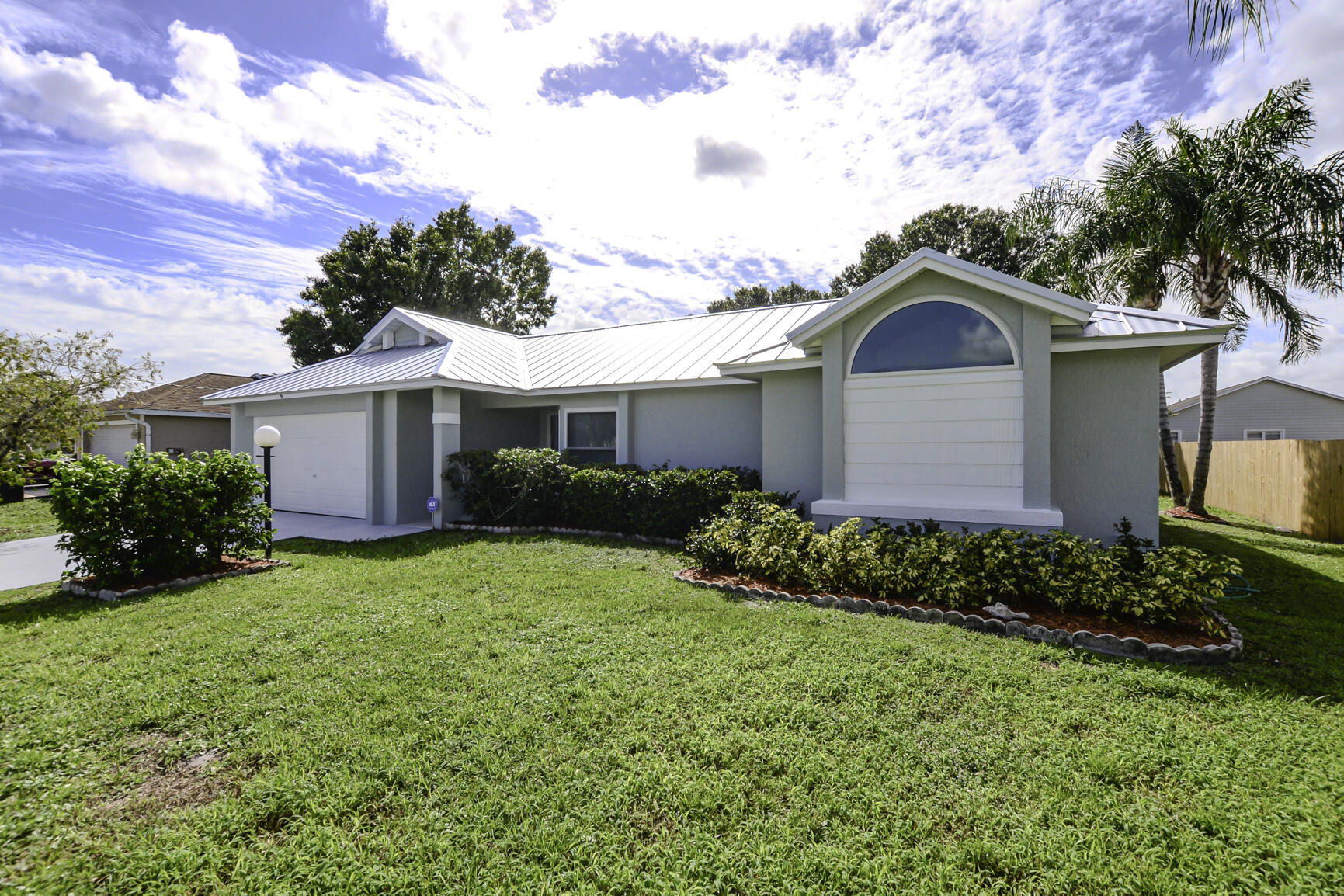 156 SW Glenwood Drive