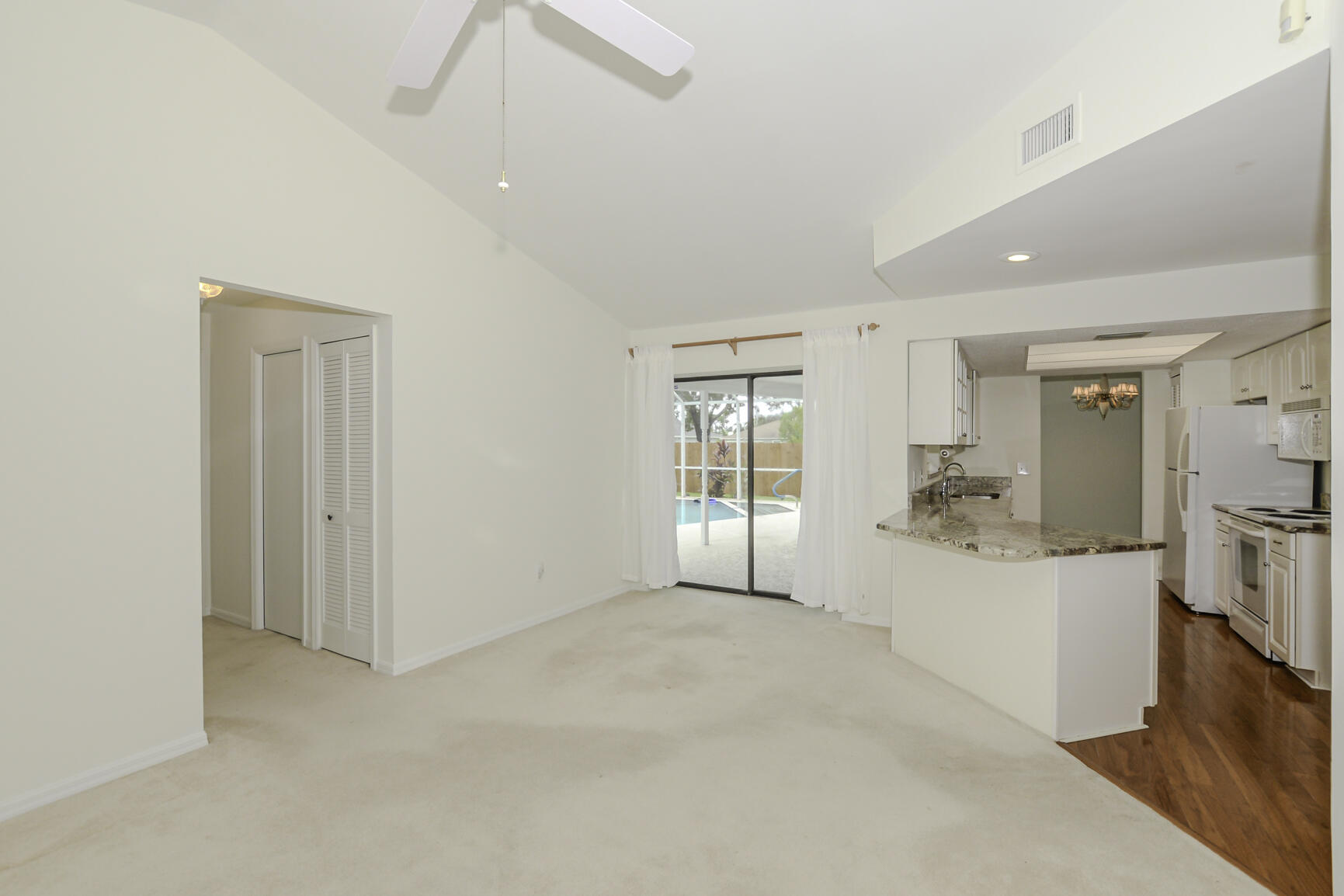 156 SW Glenwood Drive