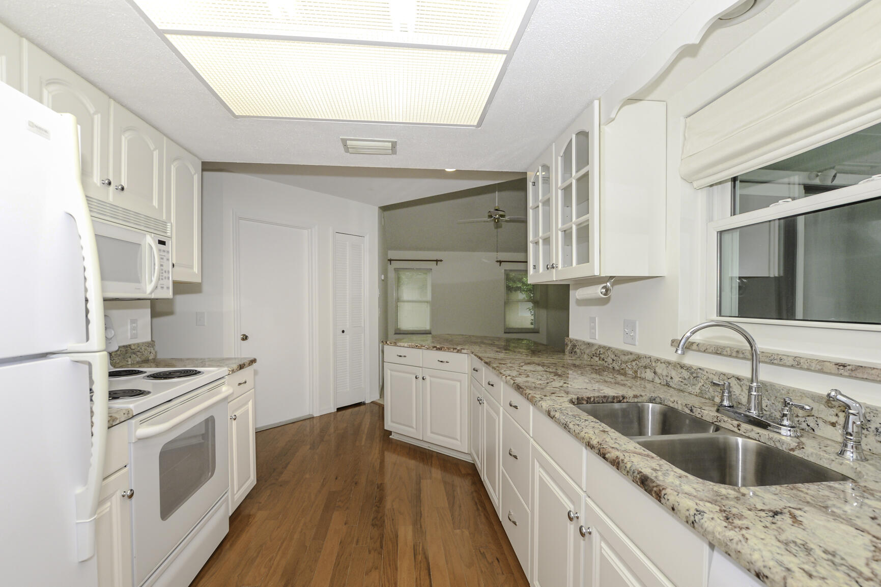 156 SW Glenwood Drive