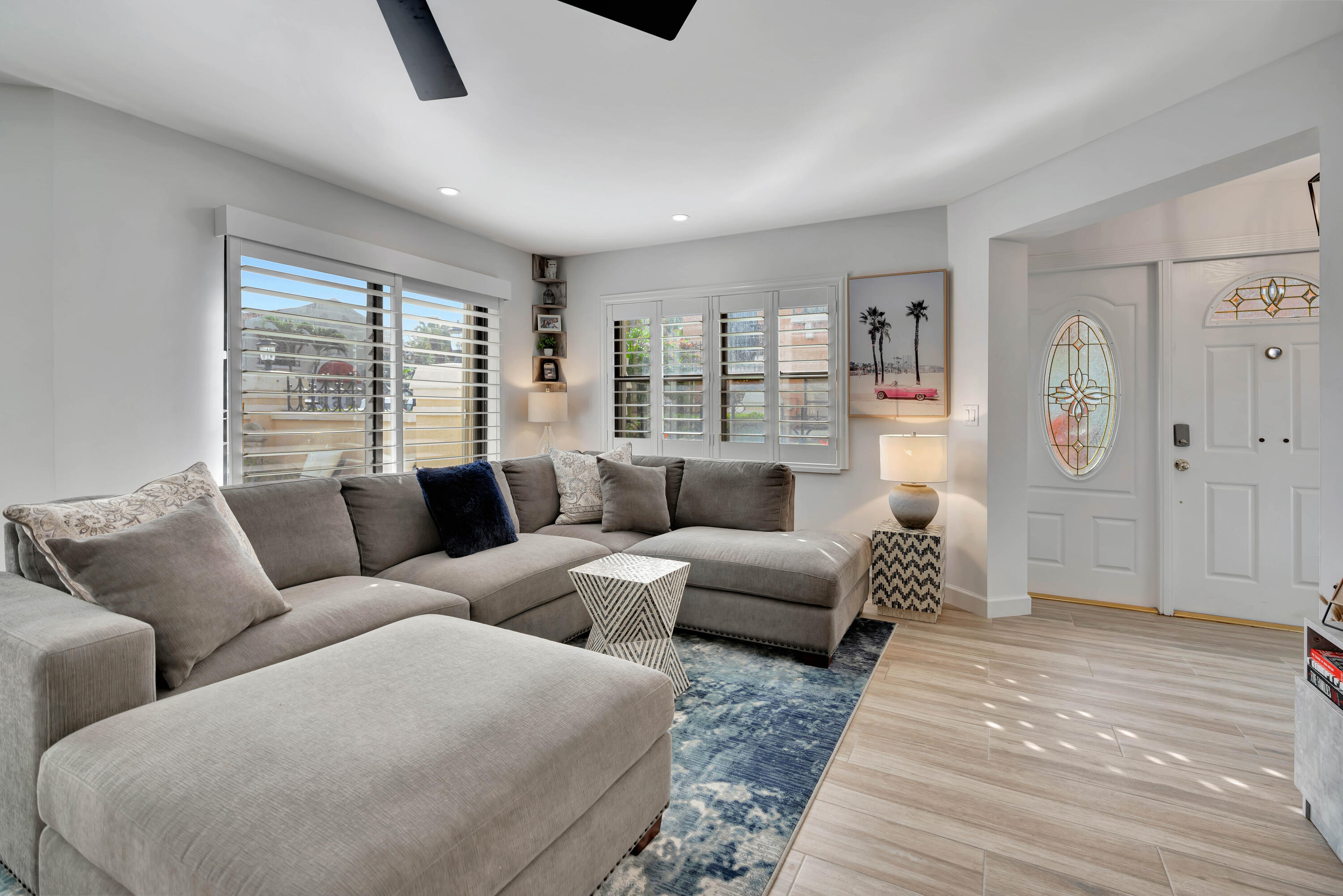5 Uno Lago Drive