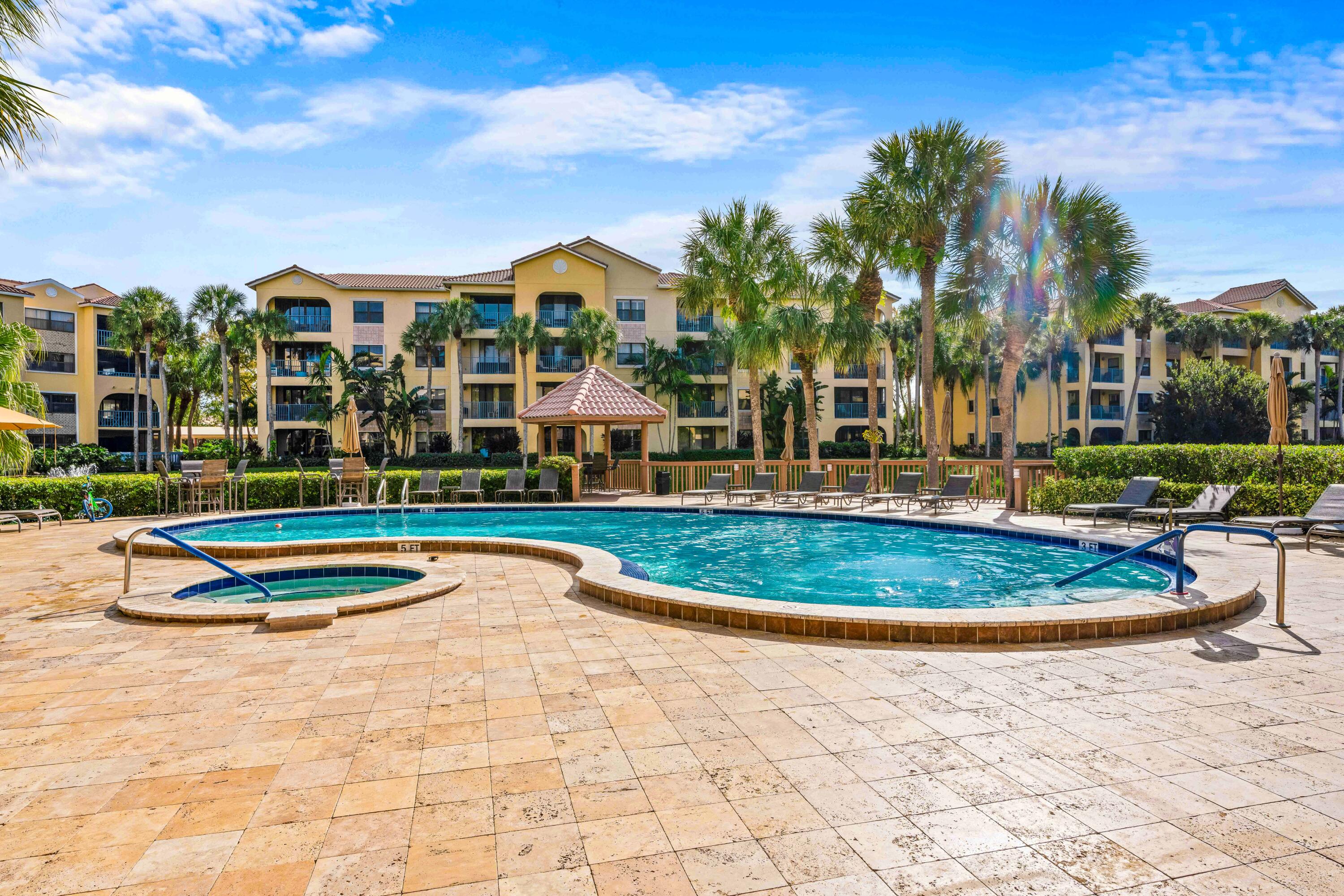 5 Uno Lago Drive