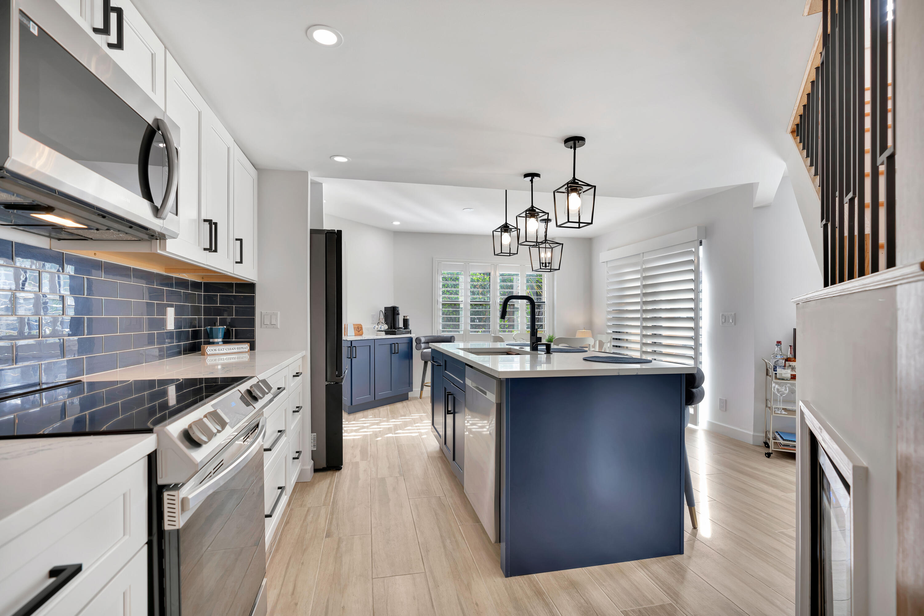 5 Uno Lago Drive