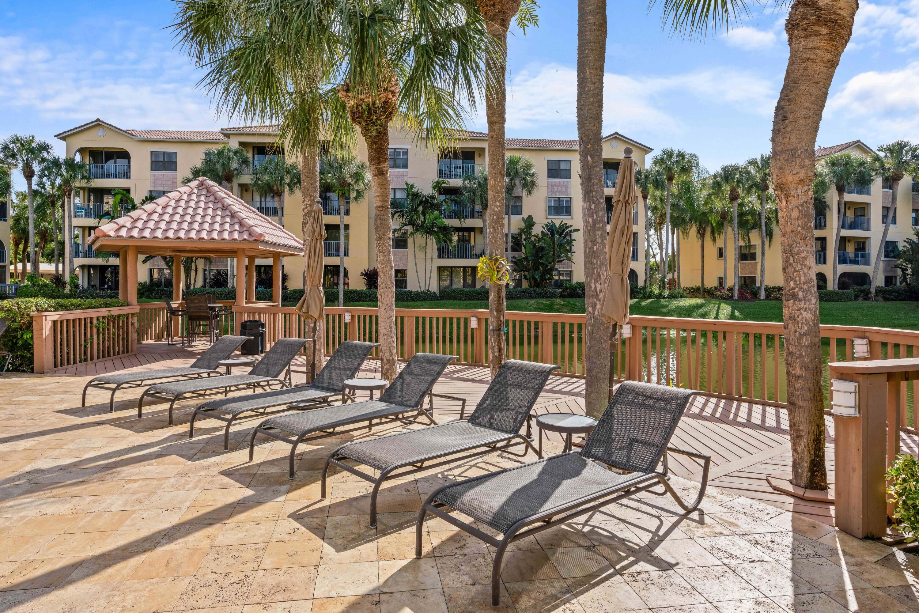 5 Uno Lago Drive