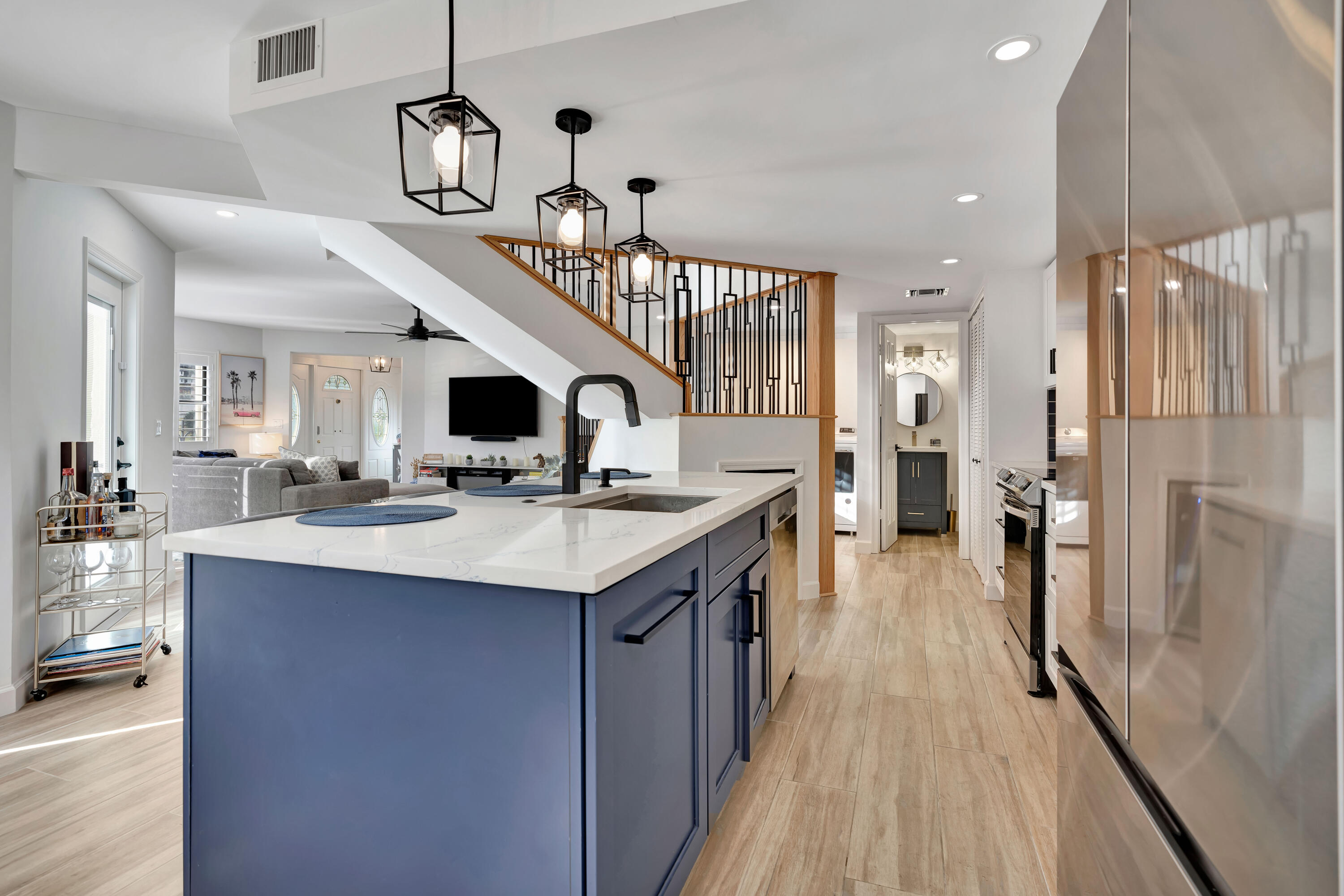 5 Uno Lago Drive
