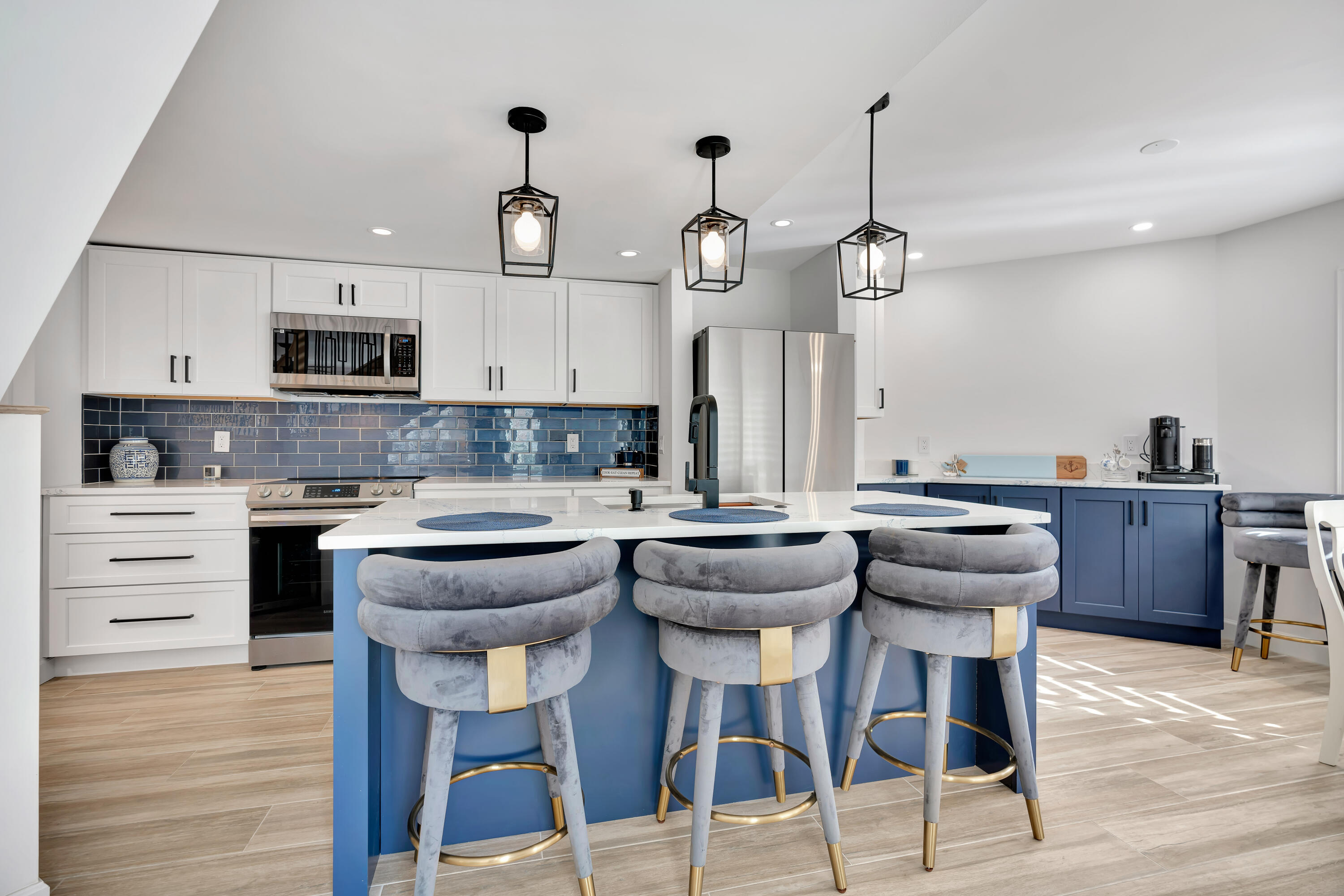5 Uno Lago Drive