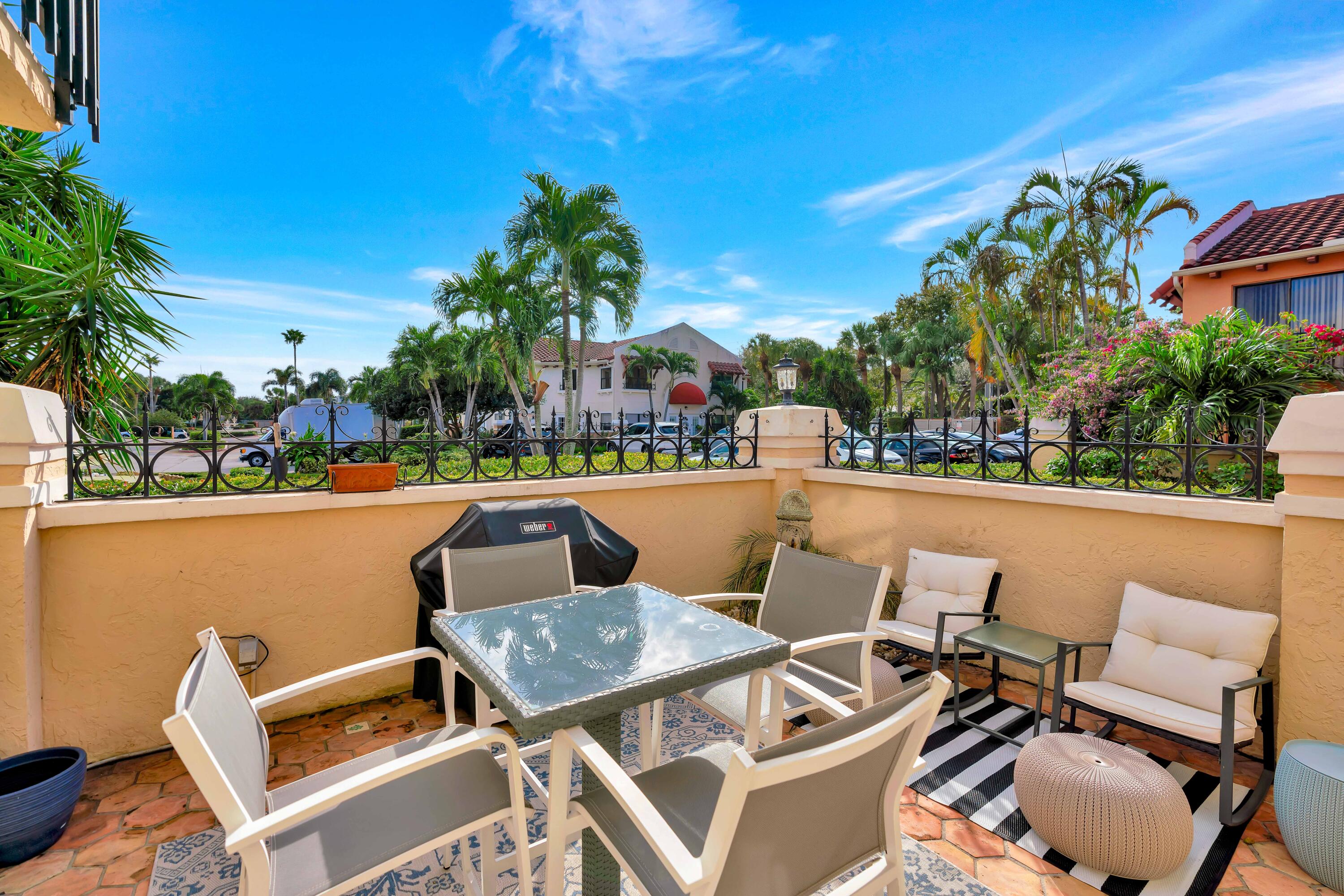 5 Uno Lago Drive