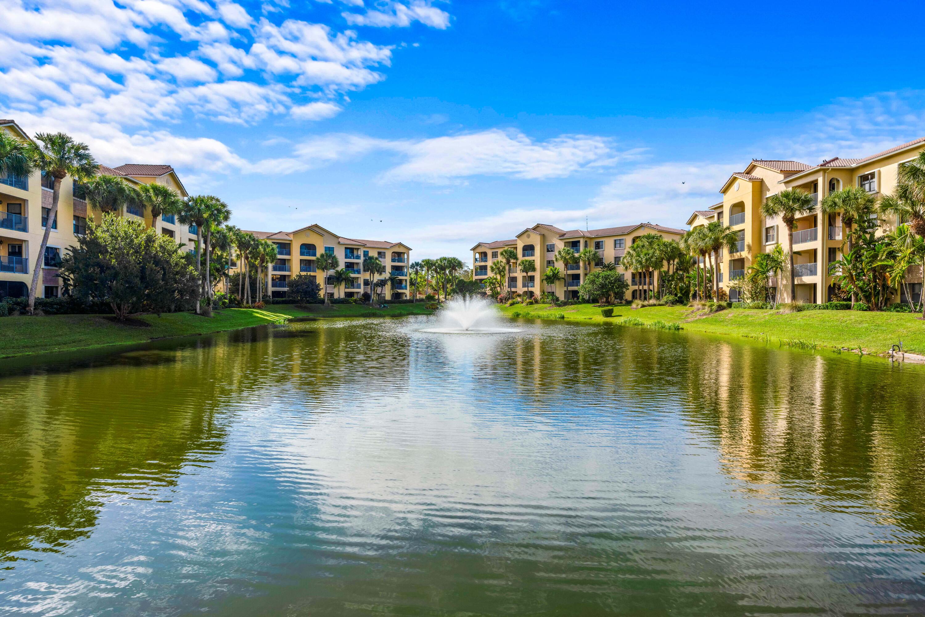 5 Uno Lago Drive