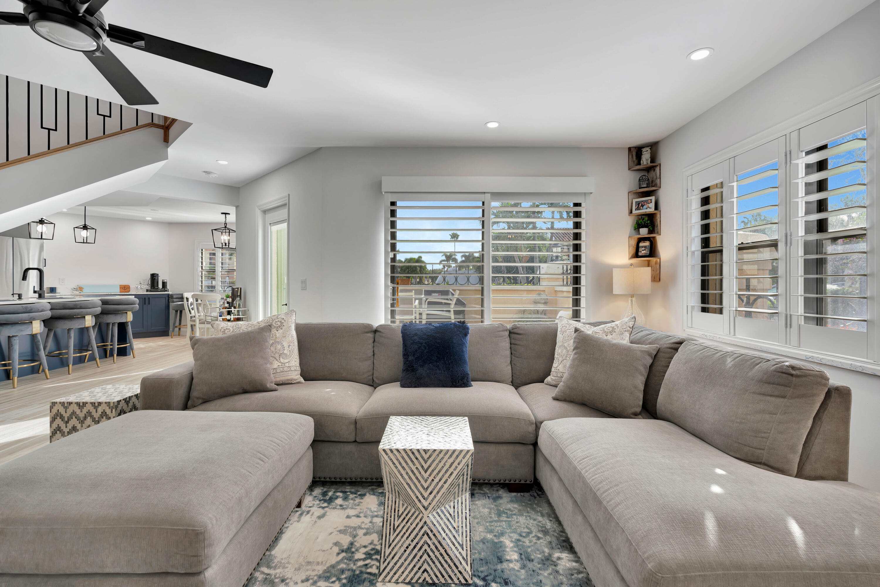 5 Uno Lago Drive