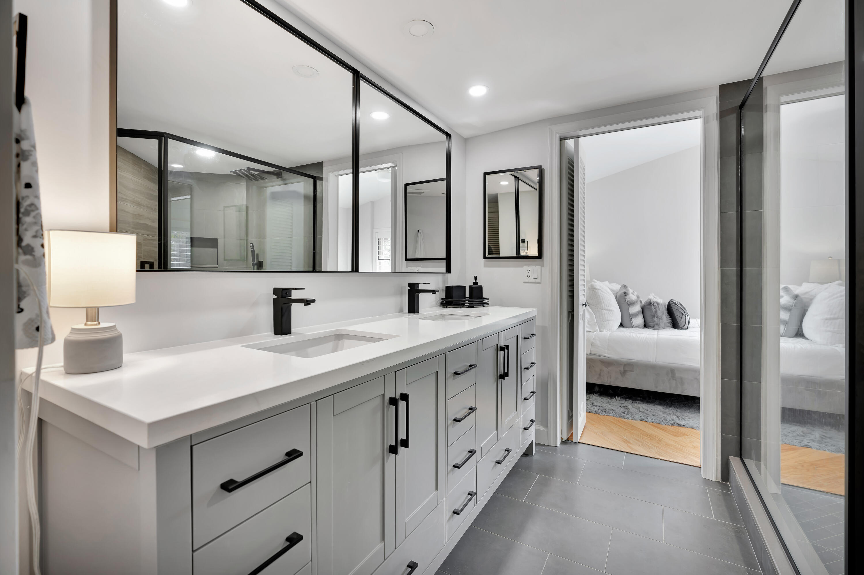5 Uno Lago Drive