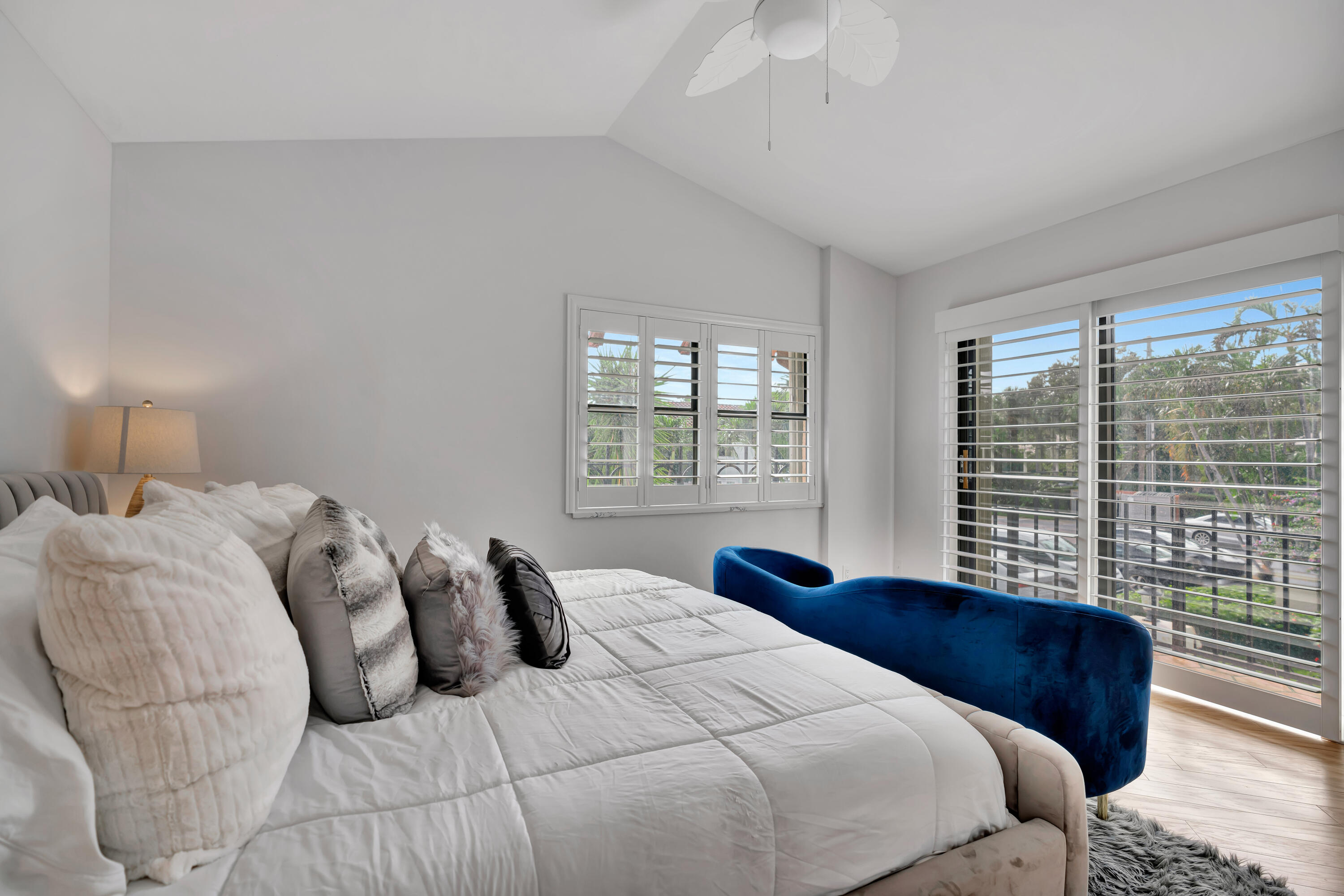 5 Uno Lago Drive