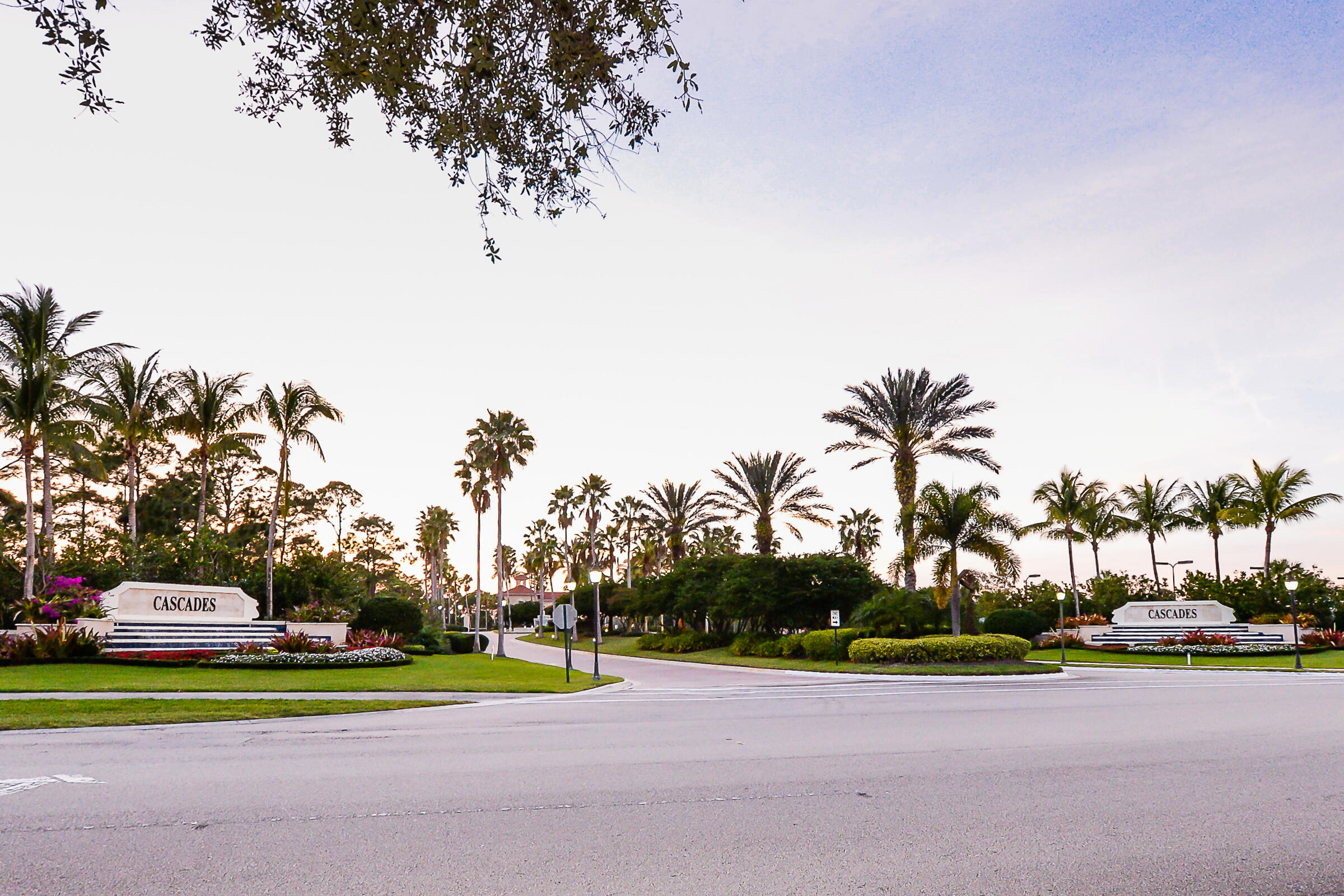 487 NW Blue Lake Drive